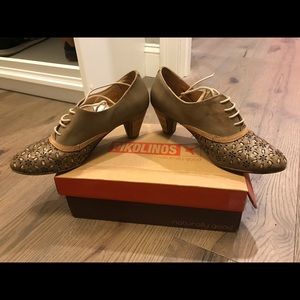 Pikolinos 39 grey and brown lattice shoes.